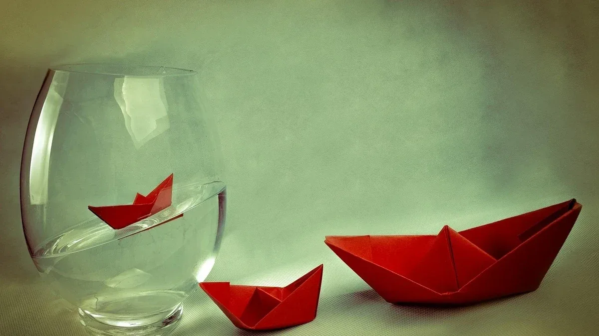 Acqua che esce subito dal vaso: come capire se scorre lungo i bordi